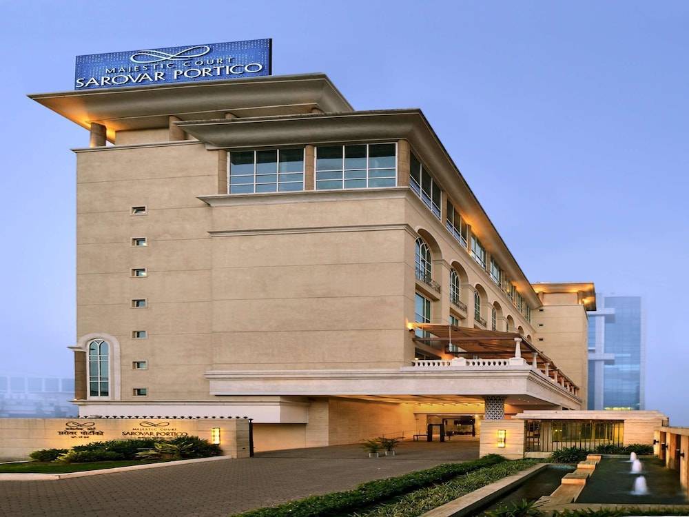 Majestic Court Sarovar Portico 1