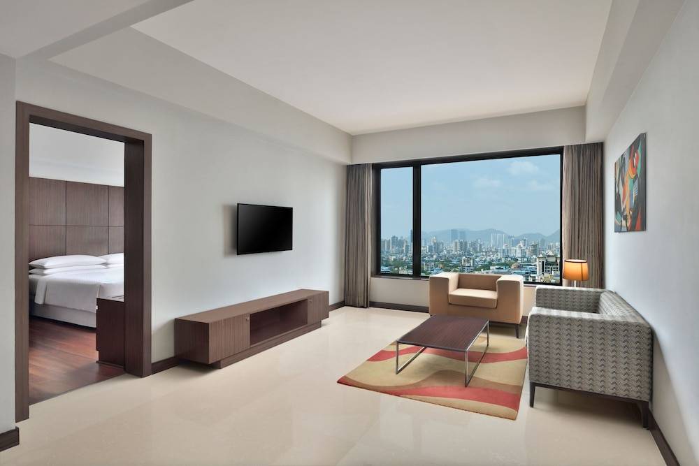 Athiva Pulse Navi Mumbai, Autograph Collection 1