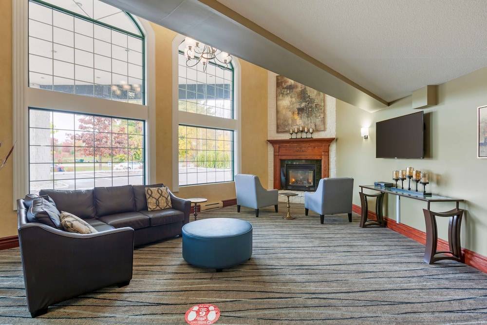 Best Western Plus Orillia Hotel 2