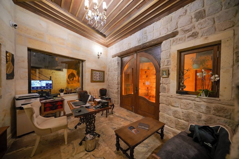 Serenus Cave Suites 2