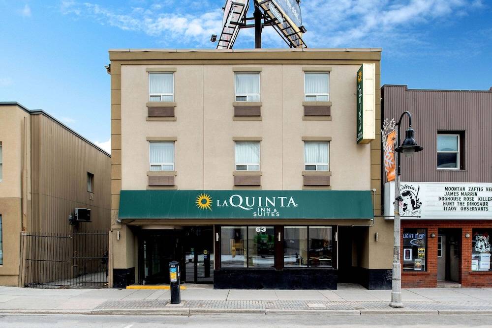 La Quinta by Wyndham Oshawa 1