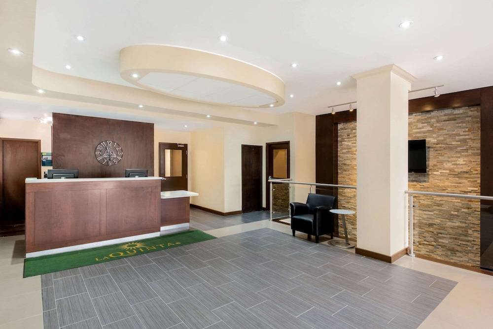 La Quinta by Wyndham Oshawa 2