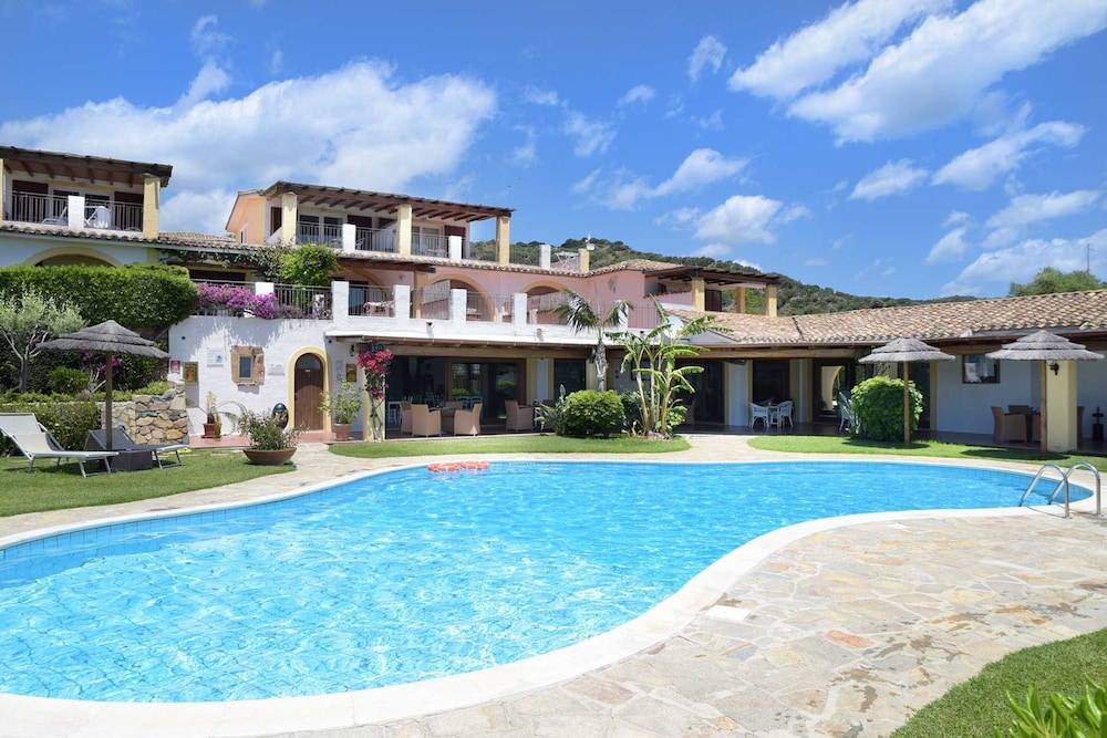 Le Bouganville Rooms Suites and Apartments 1