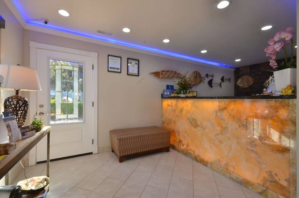 Best Western The Inn & Suites Pacific Grove 2