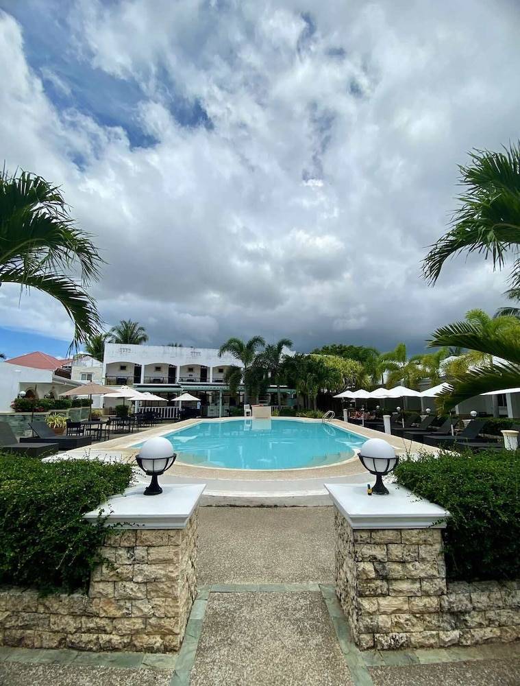 Panglao Regents Park Resort 1