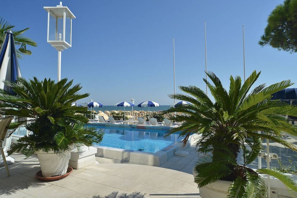 Hotel Anthony 1