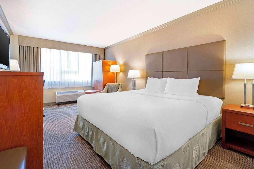 Best Western Plus Barclay Hotel 1