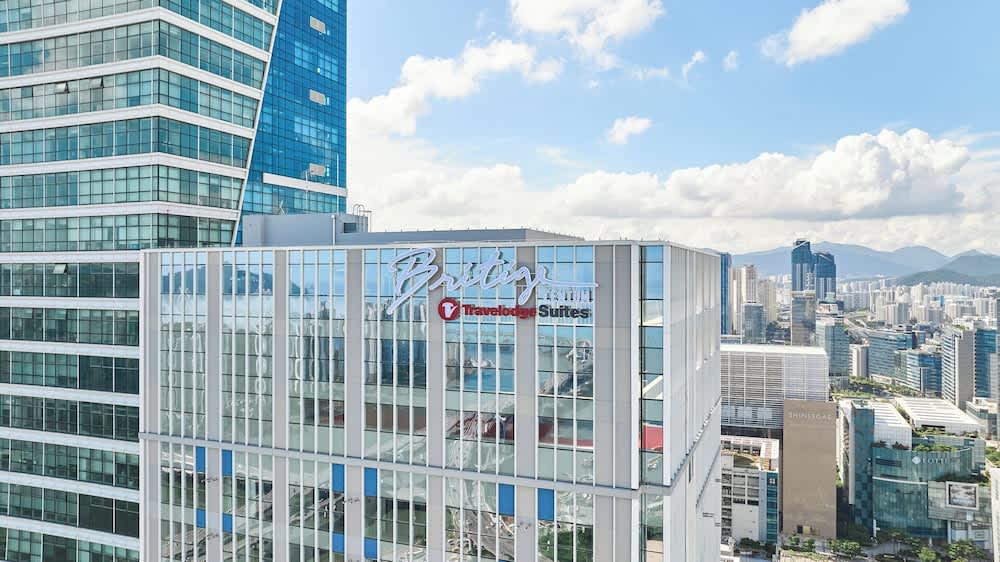 Travelodge Suites Busan Centum 1