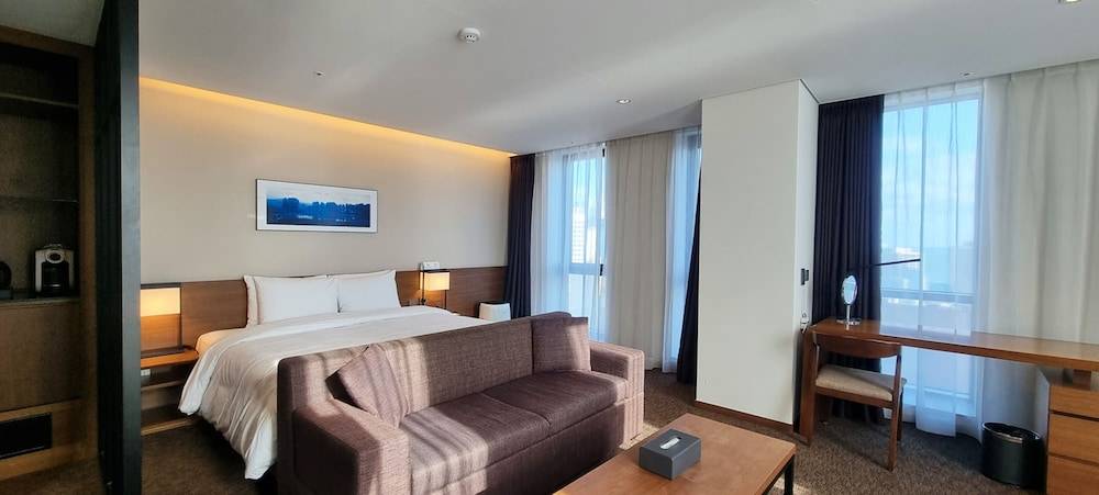 Ramada Encore by Wyndham Busan Haeundae 1