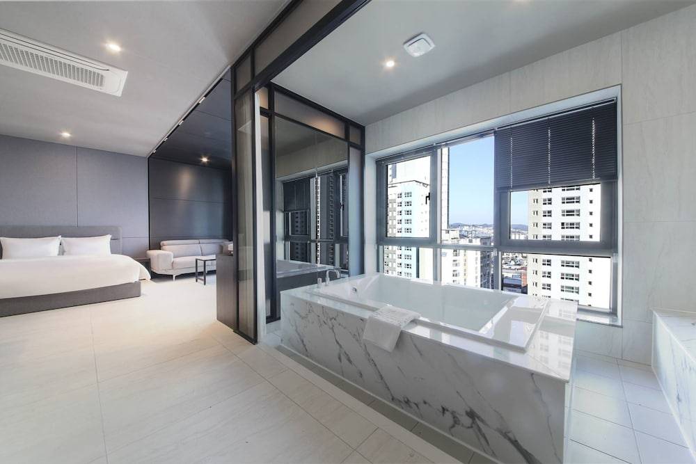 City Hotel the Busan Metro 1