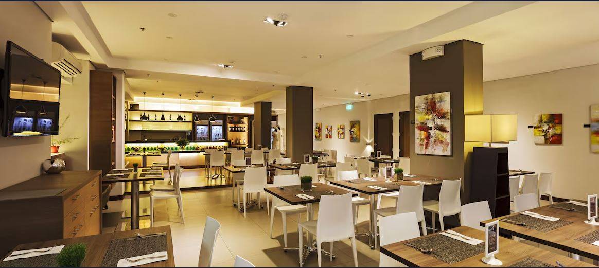 Microtel By Wyndham Acropolis 2