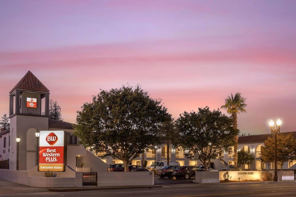 Best Western Plus Executive Suites 1