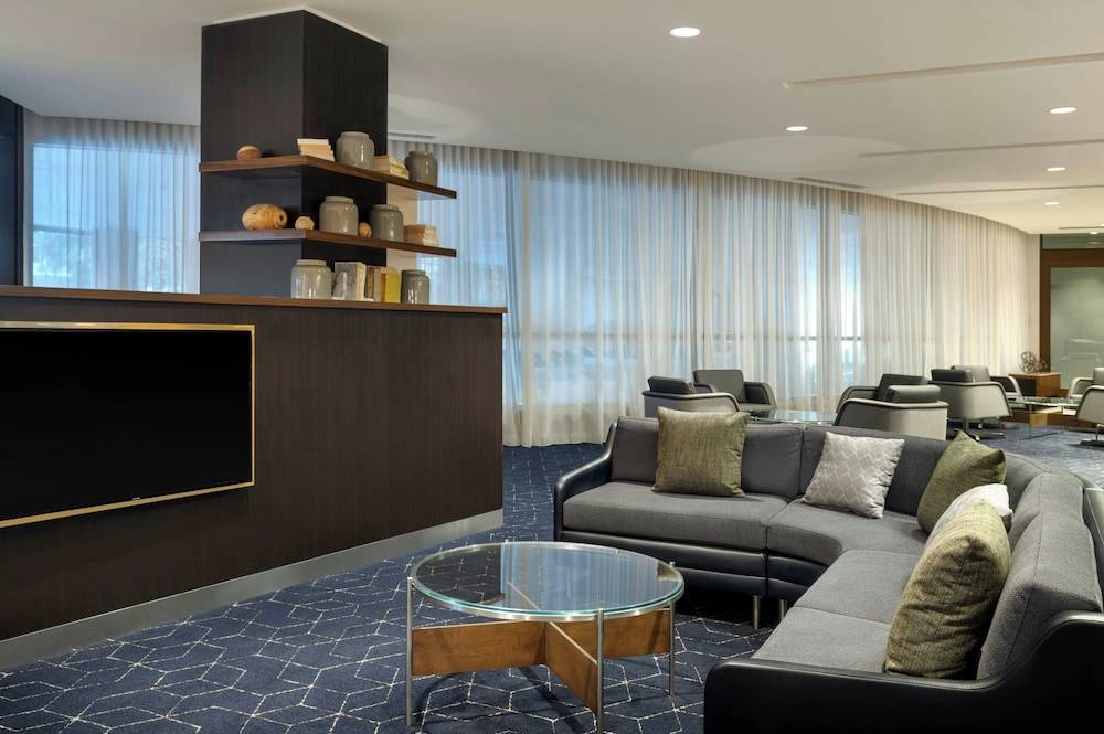 Courtyard by Marriott Redwood City 2