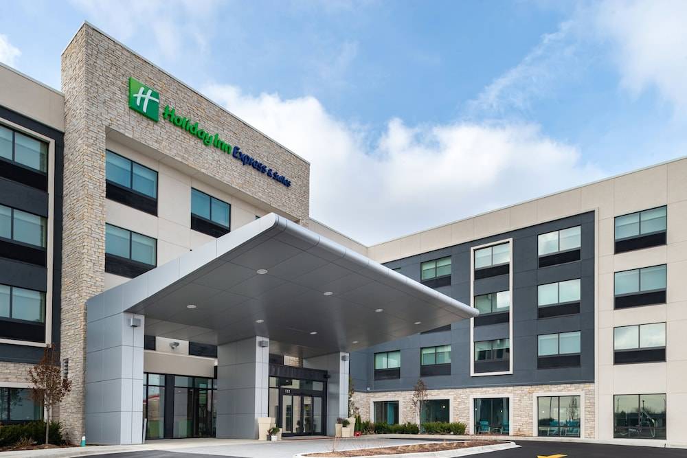 Holiday Inn Express & Suites ROMEOVILLE - JOLIET NORTH by IHG 1