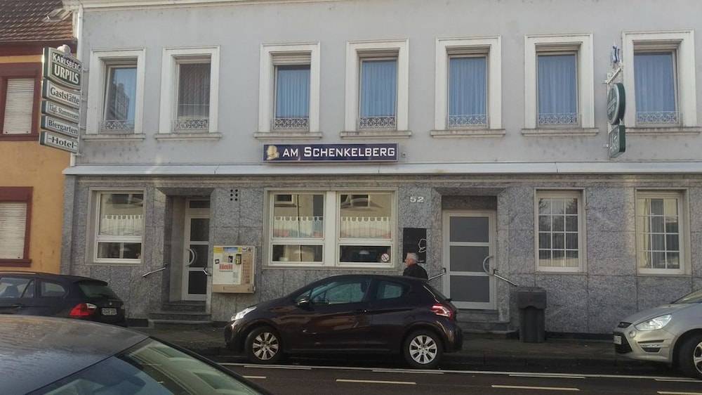 Hotel am Schenkelberg 1