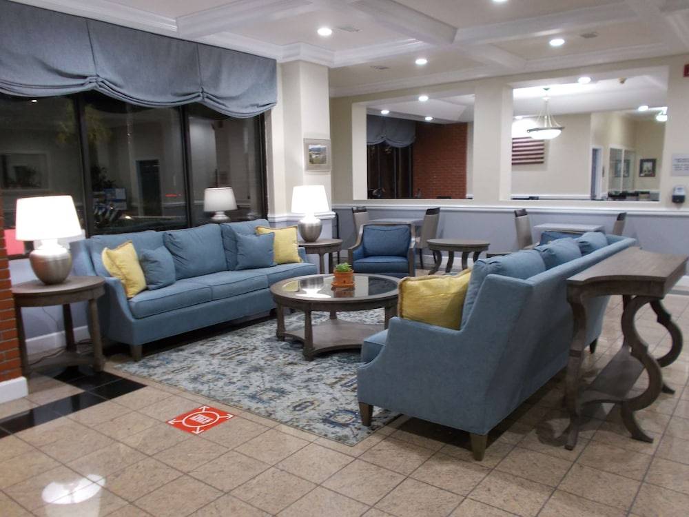 SureStay Plus Hotel by Best Western St Marys Cumberland 2