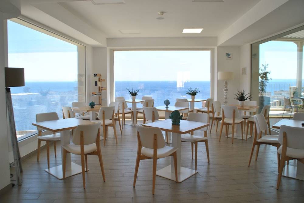 Est hotel 2