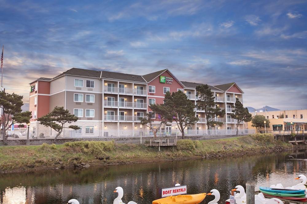 Holiday Inn Express & Suites SEASIDE-CONVENTION CENTER by IHG 1