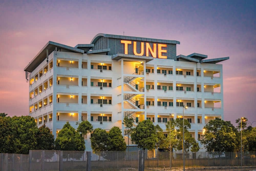 Tune Hotel KLIA Aeropolis (Airport Hotel) 1