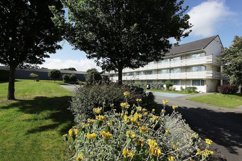 Brit Hôtel Dinan - Taden 1