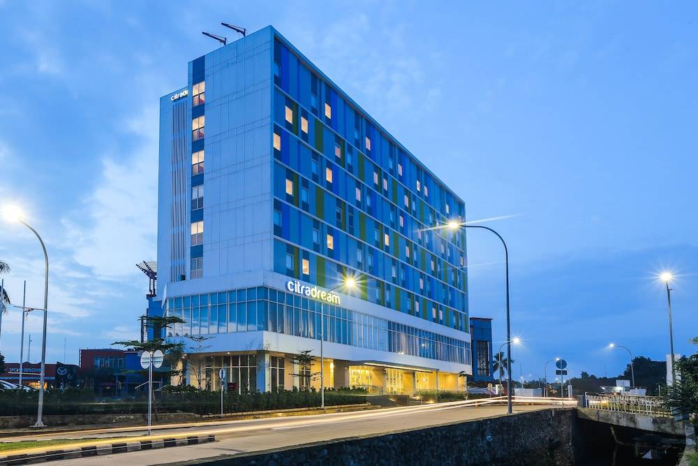 Hotel Citradream Bintaro 1
