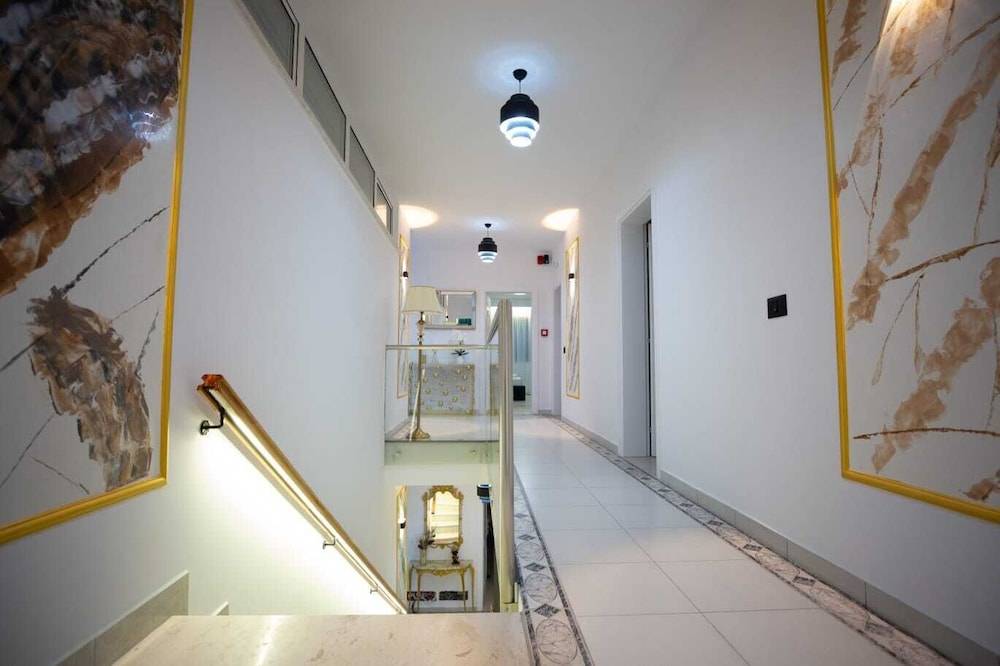 Frekel Hotel 2