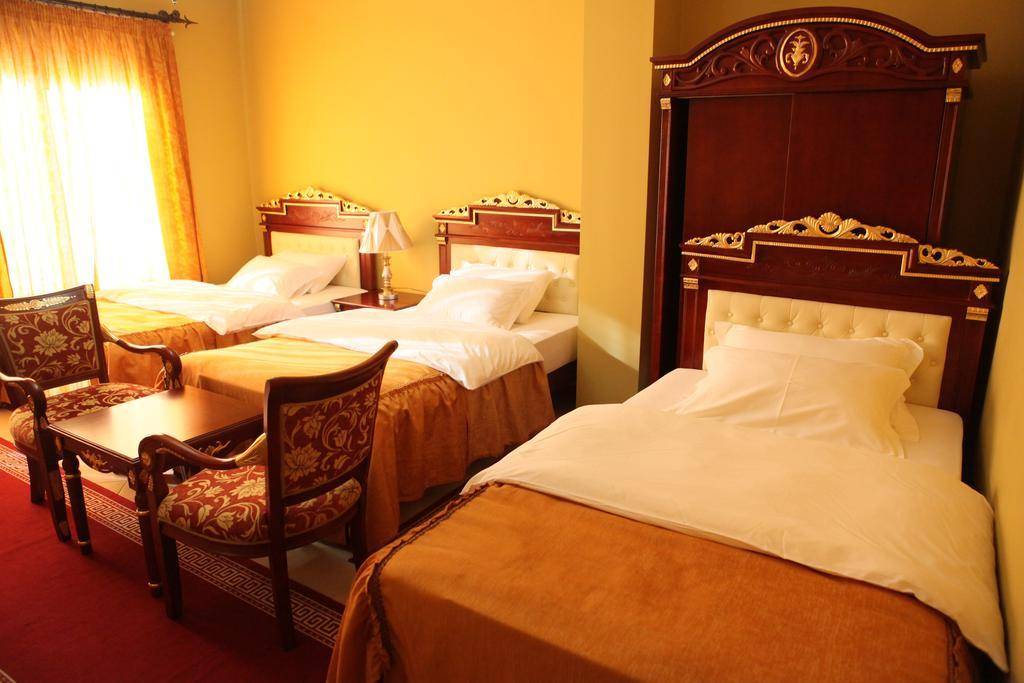 Dinasty Hotel 1