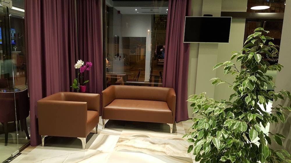 Senator Hotel 1