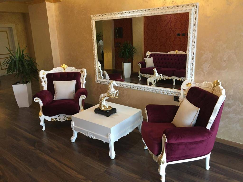 Hotel Deluxe 2
