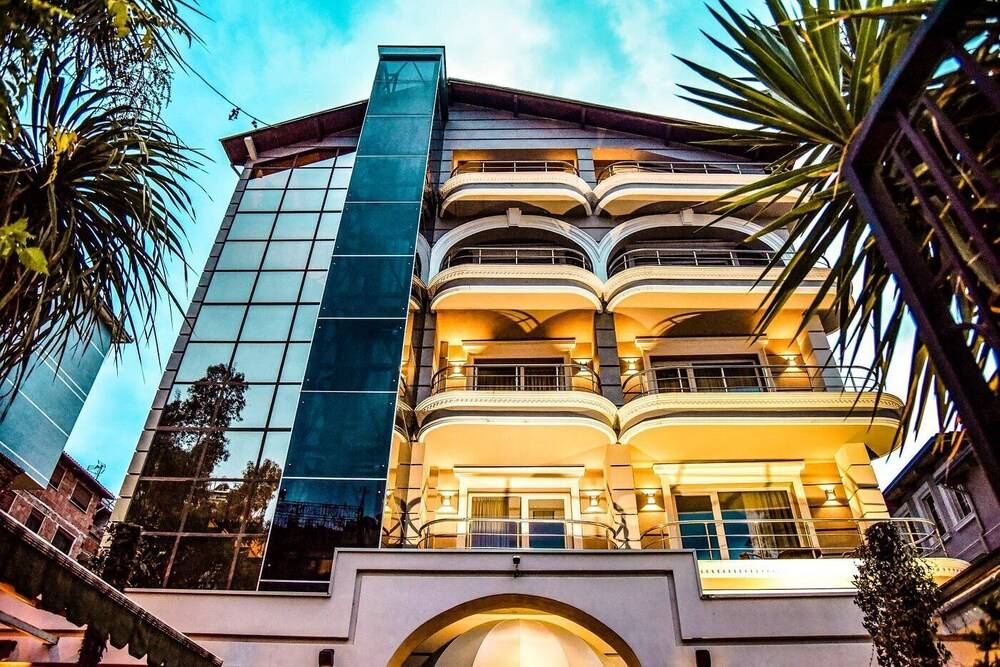 VH Broad Way Tirana Center Hotel 1