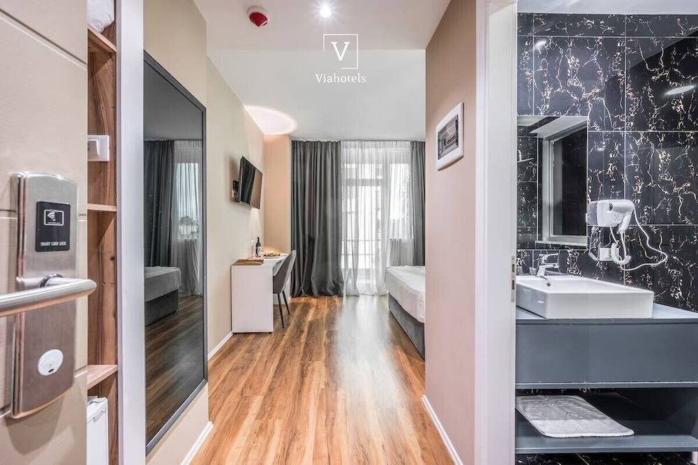 VH Broad Way Tirana Center Hotel 2