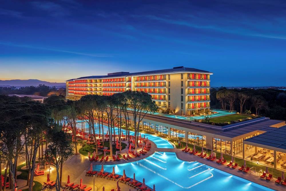 Trendy Perge Resort & Suites 1