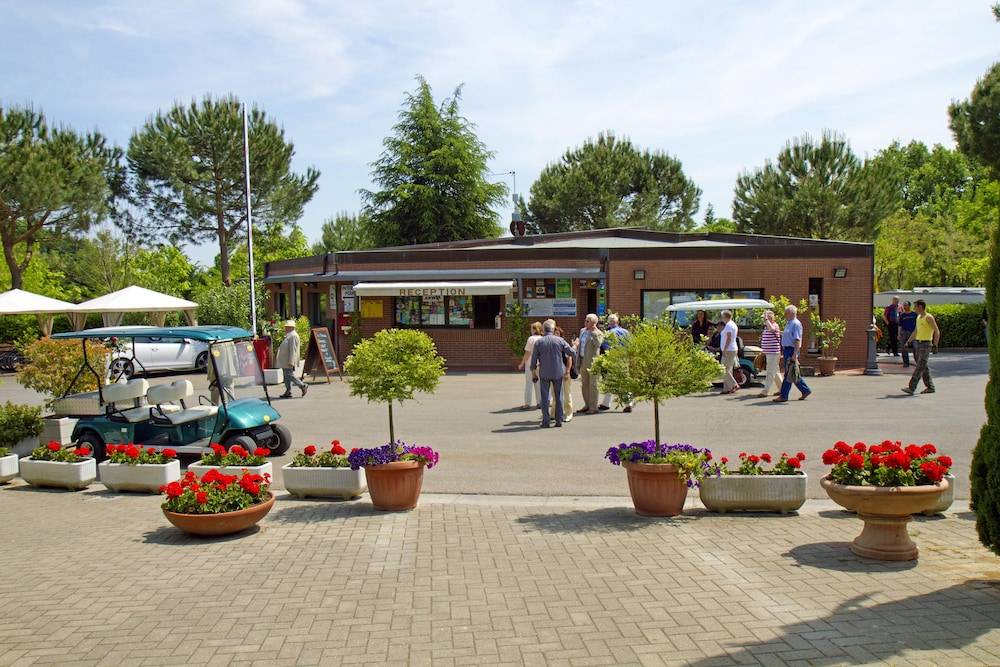 Camping Village Il Poggetto 2