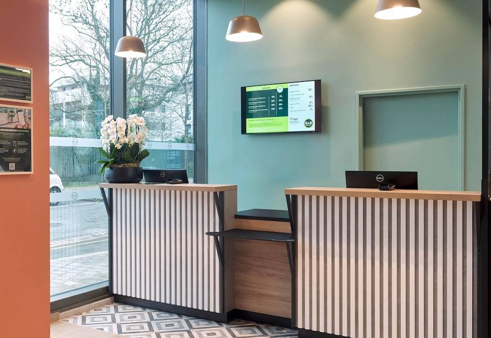 B&B HOTEL Versailles Rocquencourt 1