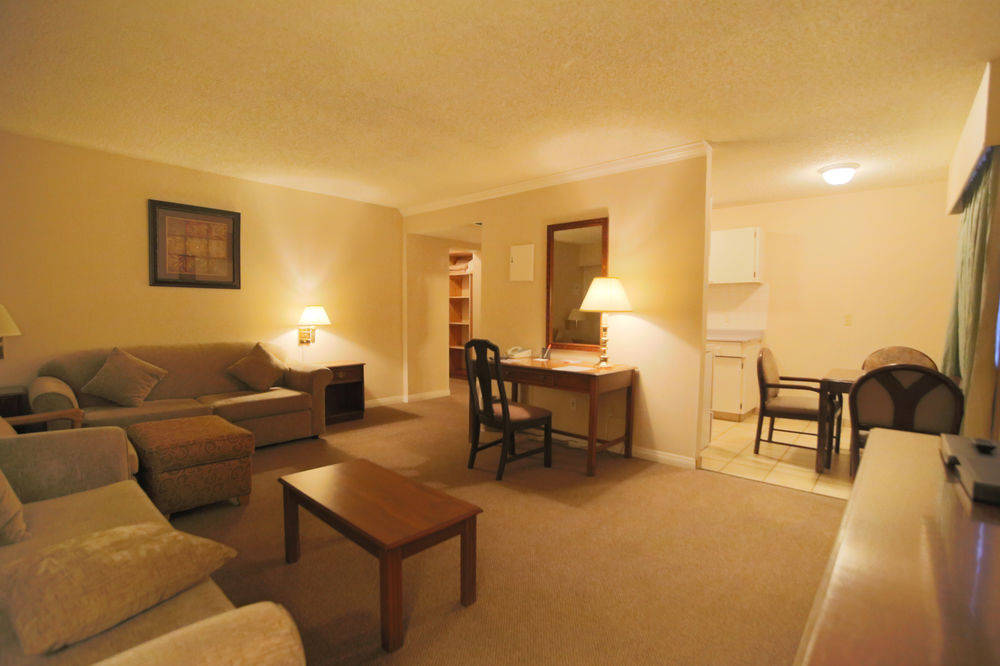 HOWARD JOHNSON HOTEL VICTORIA 2