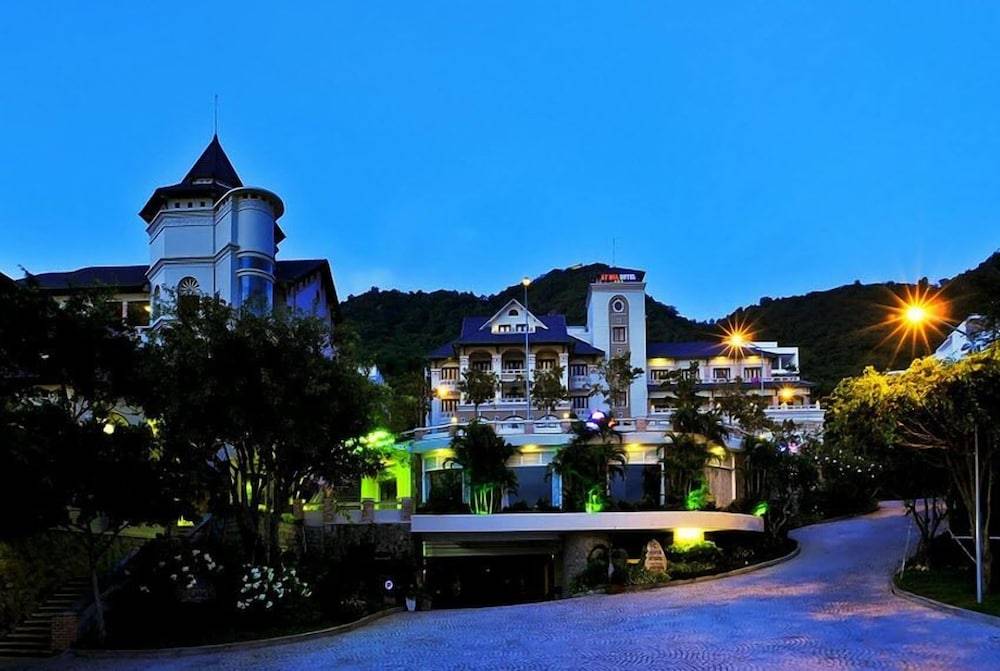 Beachfront Hotel 2
