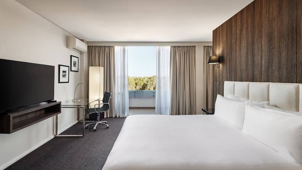 Holiday Inn WARWICK FARM by IHG 1
