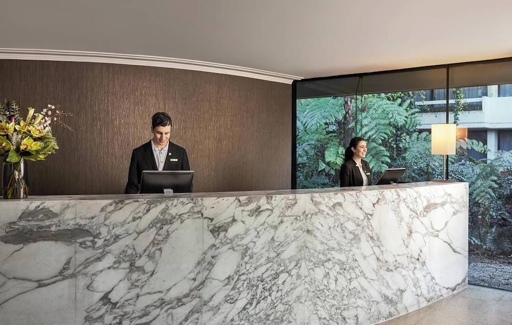 Holiday Inn WARWICK FARM by IHG 2