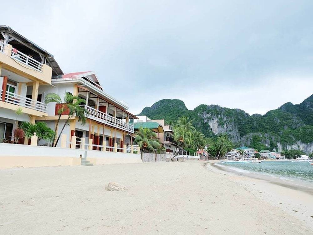 El Nido Beach Hotel 1