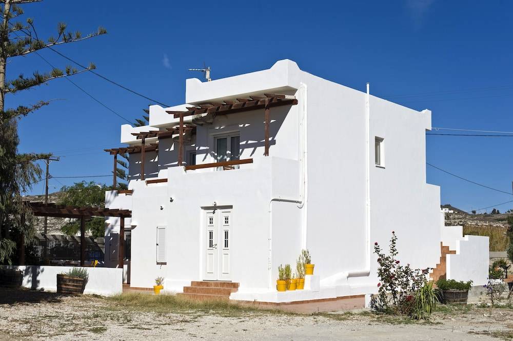 Tsakanos Apartments 1