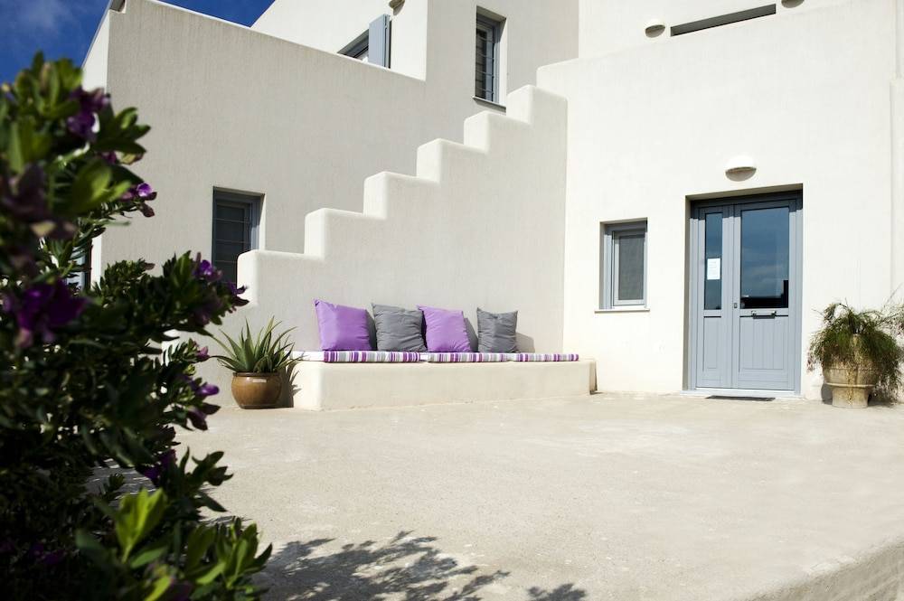Tsakanos Home 2