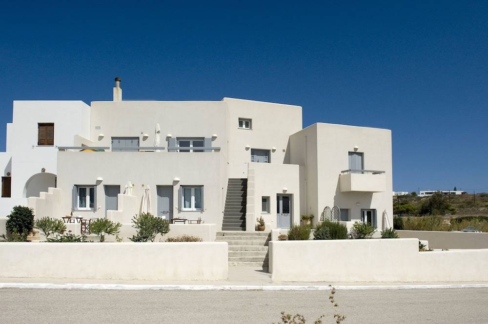 Tsakanos Home 1