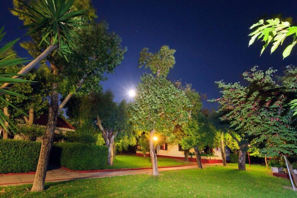 Alykes Park Bungalows 1