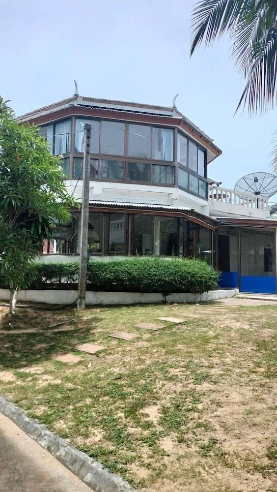 Bay Beach Resort 1