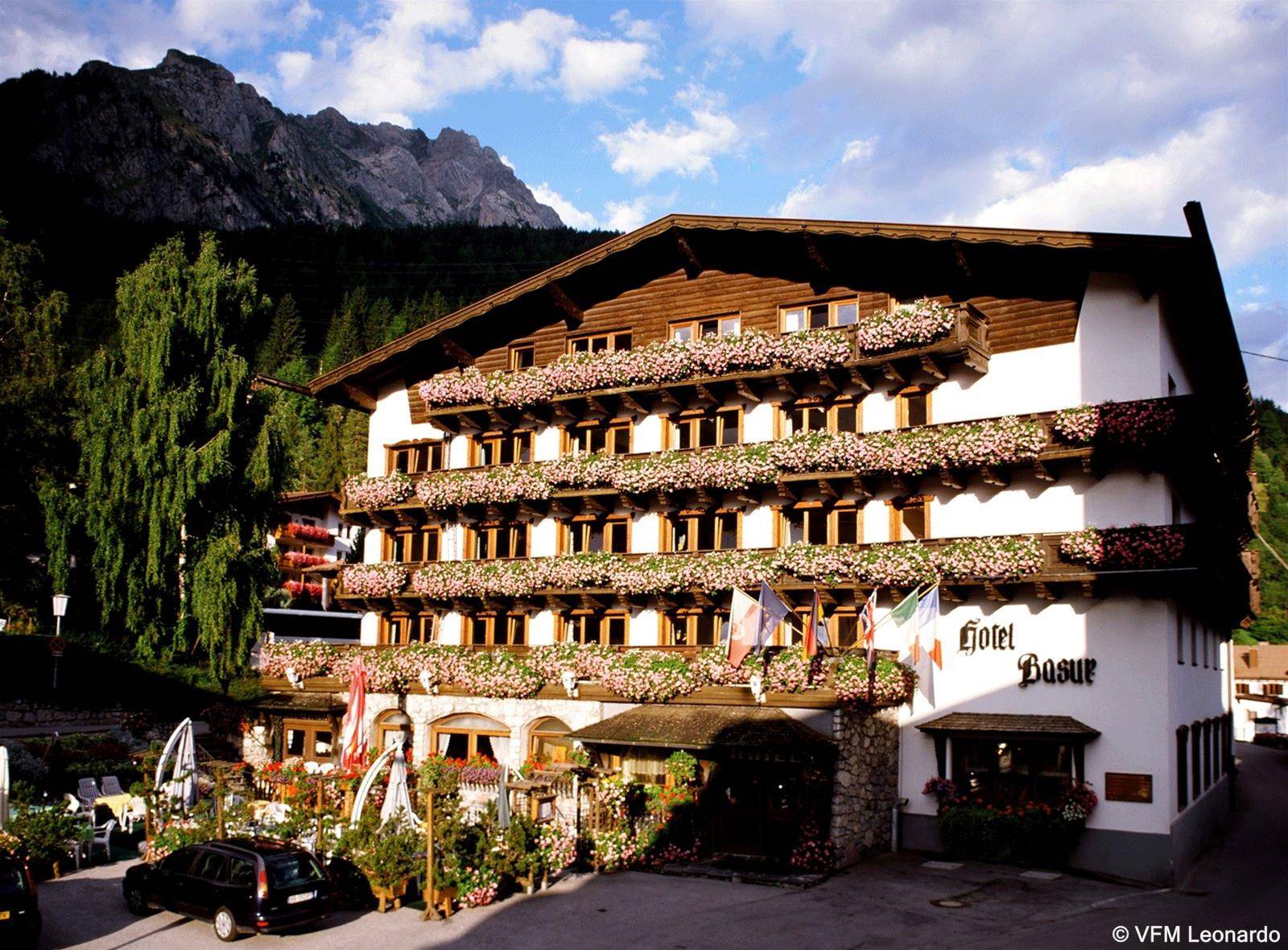 Berghotel Basur 1