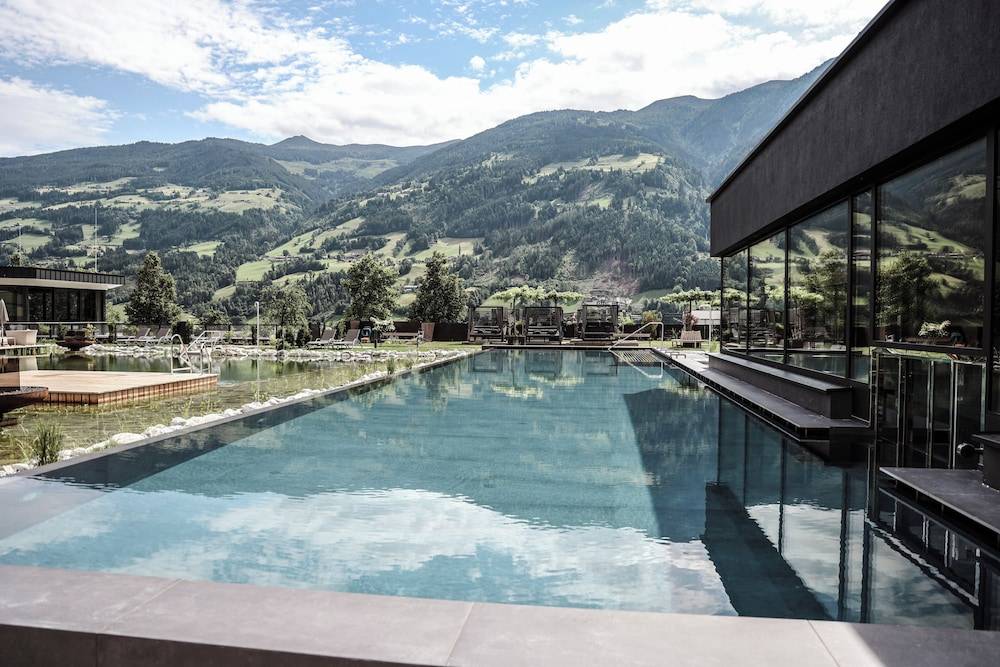 HELD - Hotel & Spa , 4 Sterne Superior, Zillertal 1