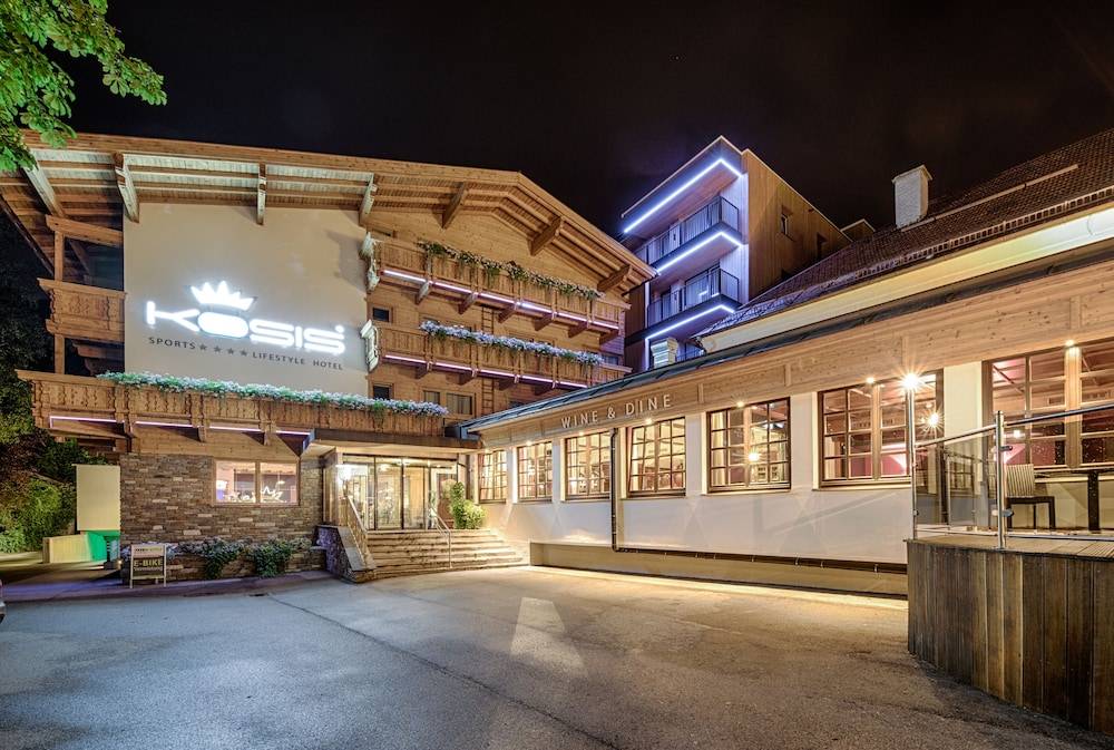 KOSIS Sports Lifestyle Hotel 1