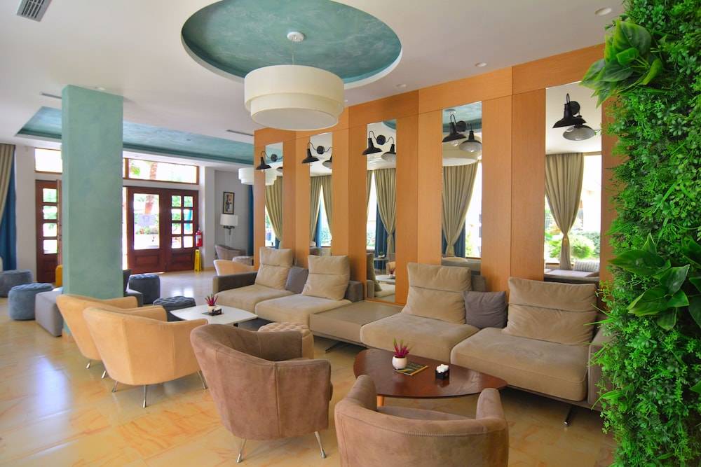 Sandy Beach Resort 2