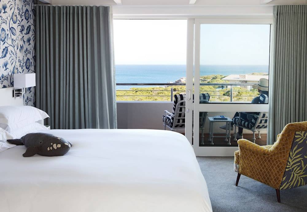 One Marine Drive Boutique Hotel & Spa by The Living Journey Collection 2