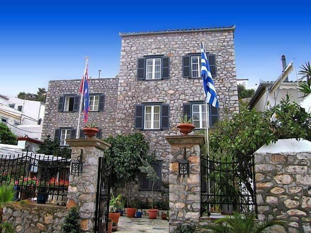 Mistral Hotel 1